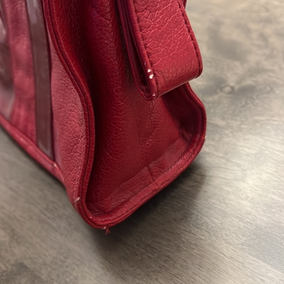 Unique red Gianni Bini with beautiful black and white lining. - Picture 4 of 5